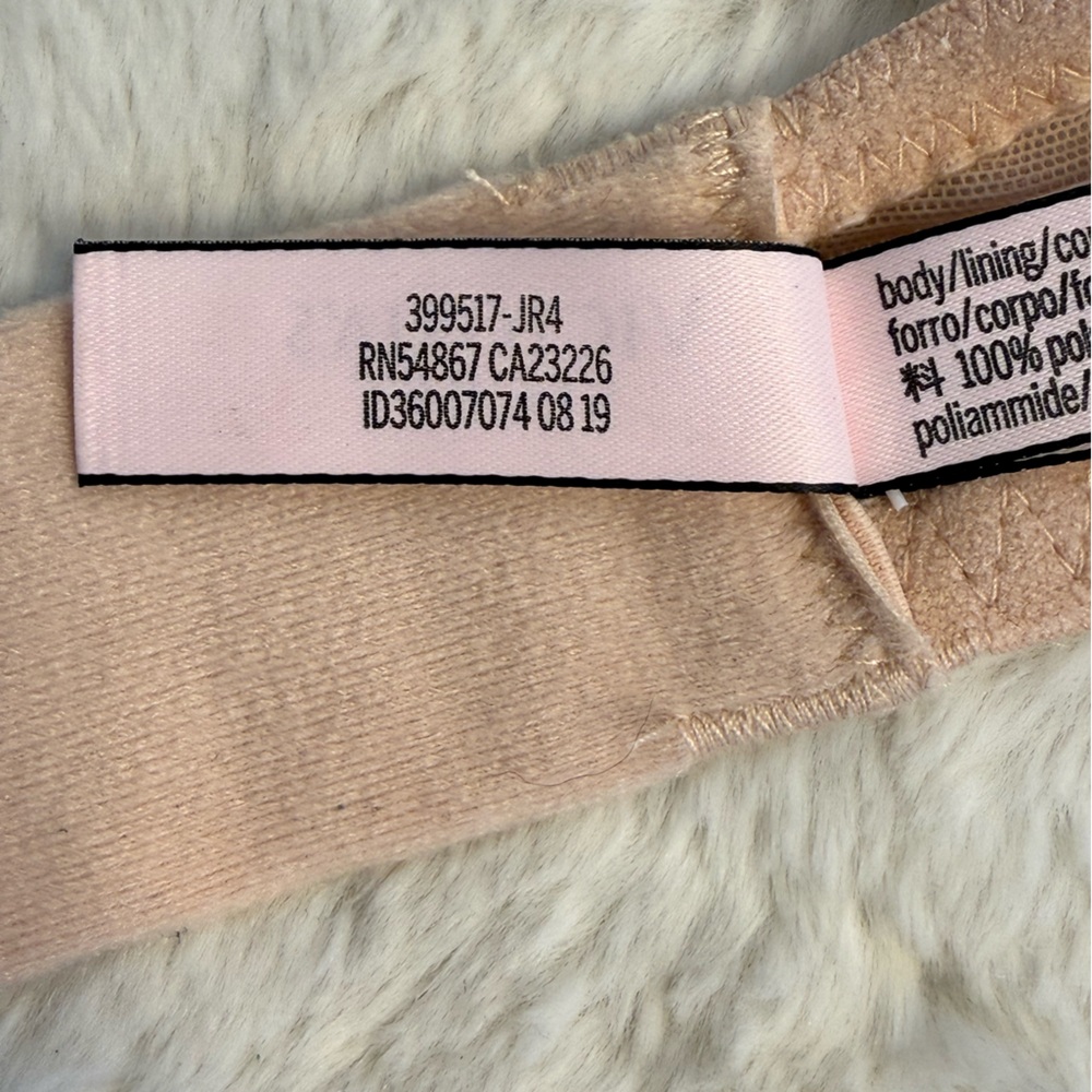 Victoria’s Secret size 36D lined plunge bra - Picture 5 of 7
